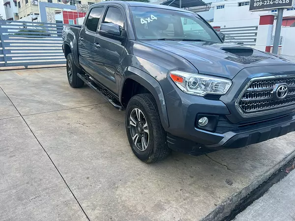 jeepetas y camionetas - toyota tacoma  7