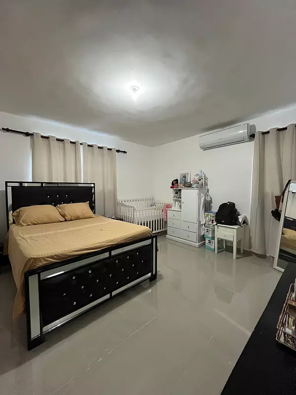 apartamentos - Hermoso Apartamento 2do Nivel en Los Alamos  3