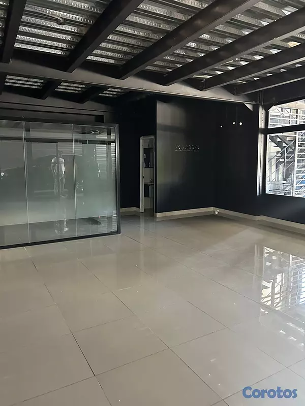 oficinas y locales comerciales - Edificio en Alquiler en el Ensanchez la Fe 3