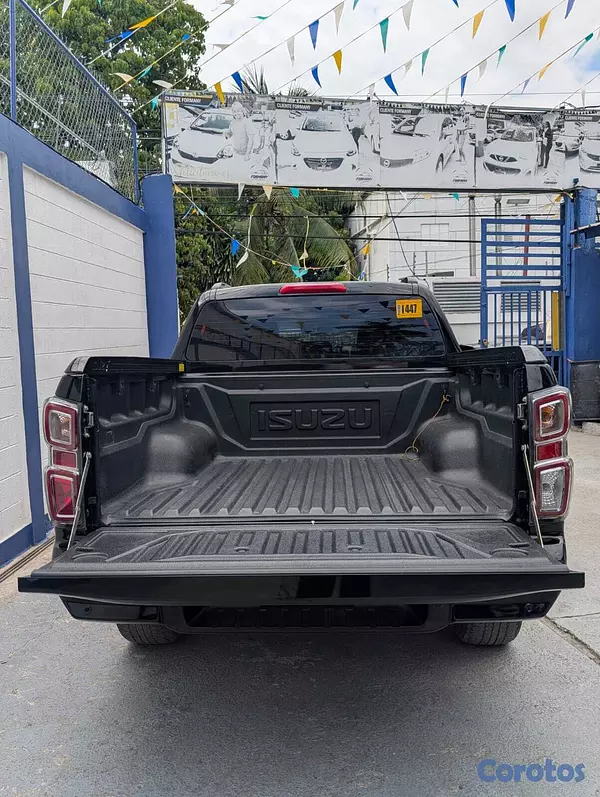 jeepetas y camionetas - ISUZU D-MAX 4X4 GASOIL 2021 12