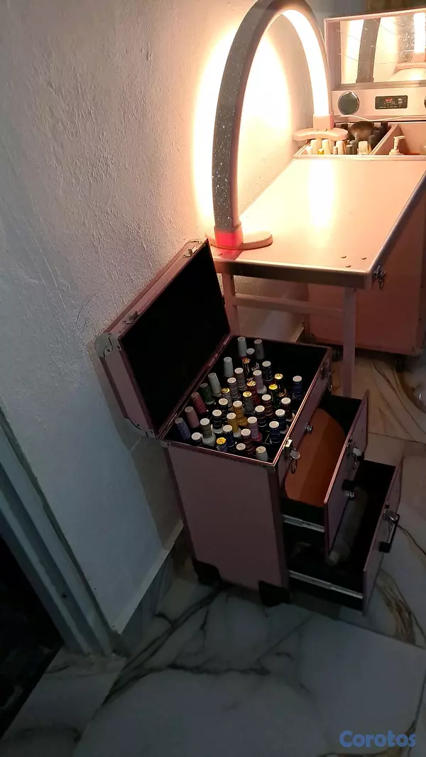 salud y belleza - mesa tipo maleta para hacer servicio a domicilio de maquillaje y uñas  5