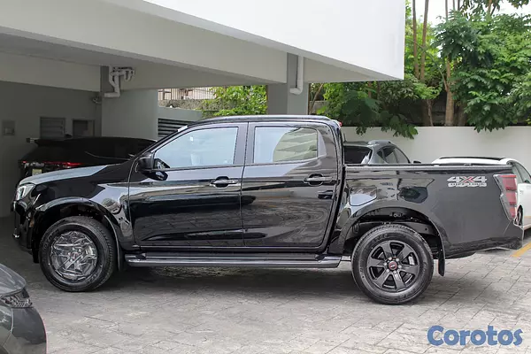 jeepetas y camionetas - Isuzu DMAX 2026 6