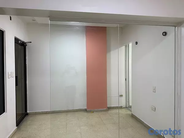 oficinas y locales comerciales - LOCAL COMERCIAL/OFICINA EN ALQUILER - EXCELENTE UB 3