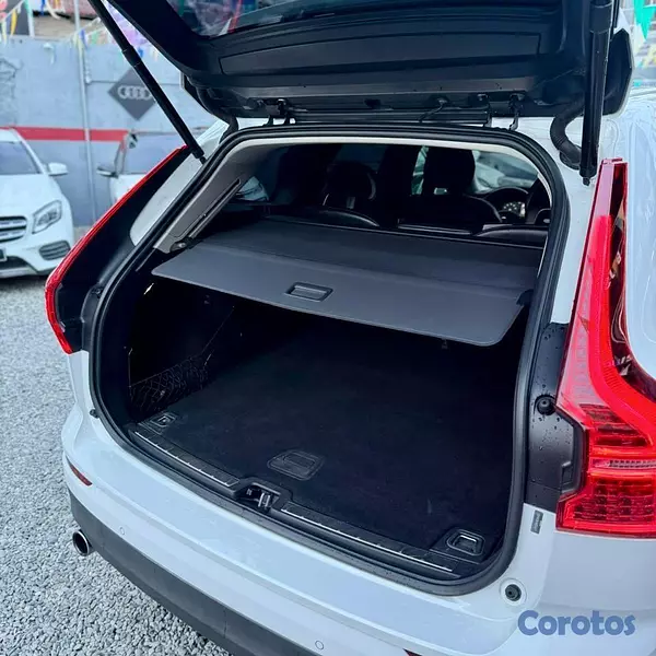 jeepetas y camionetas - VOLVO XC60 T5 MOMENTUM 2019 3