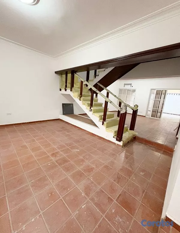 oficinas y locales comerciales - se alquila casa  2