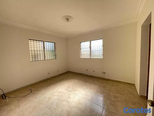 apartamentos - Amplio apartamento de 120 m² en segundo piso con 2 2