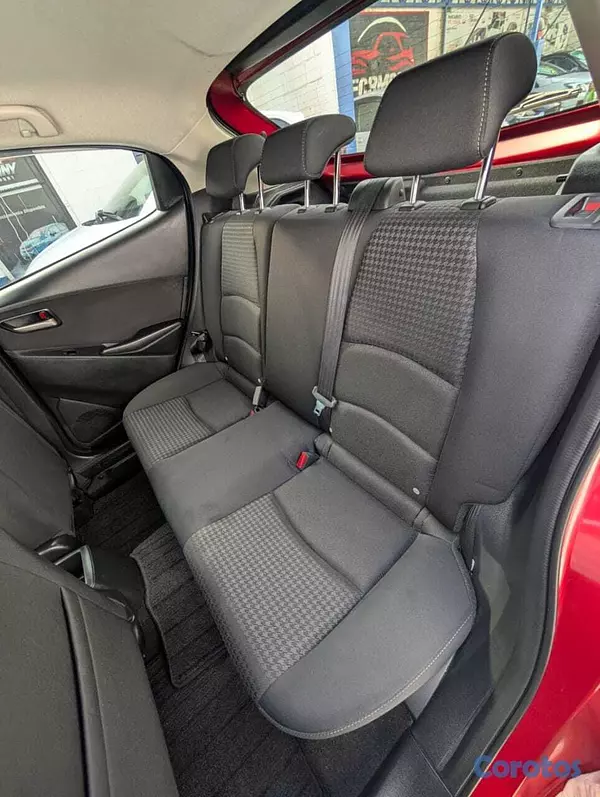 carros - MAZDA DEMIO 2020 12