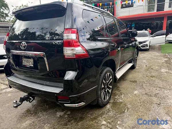 jeepetas y camionetas - Toyota land cruicer prado vx 2010 4