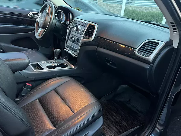 jeepetas y camionetas - jeep cheroke laredo 2