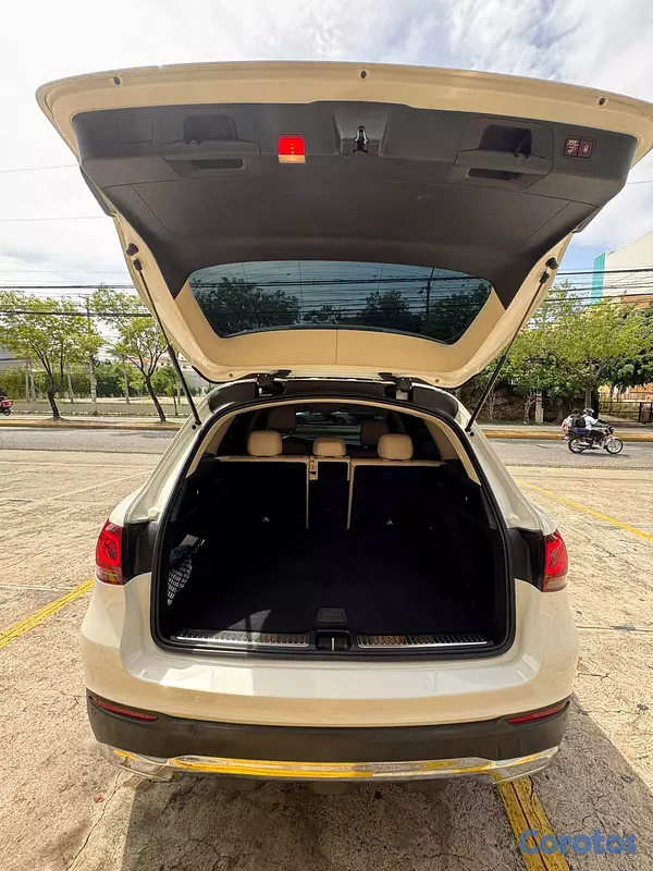 jeepetas y camionetas - Mercedes-Benz GLC 200 2020 AMG| 24,353 km | Como N 5