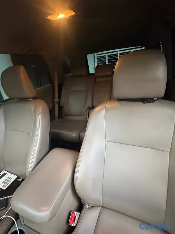 jeepetas y camionetas - Vendo Toyota 4 Runner SR5 2013 Excelentes Condicio 2