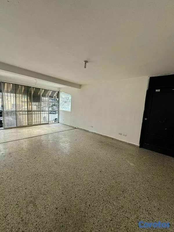 oficinas y locales comerciales - Alquilo en 1er Piso Local Comercial en Piantini  C 2