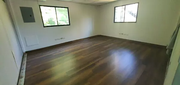 oficinas y locales comerciales - 🔵 Alquilo Local 272 mts 3er piso en la esperilla 
 6
