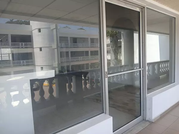 oficinas y locales comerciales - Se Alquila Local Comercial en Ave. Estrella Sadhal 2