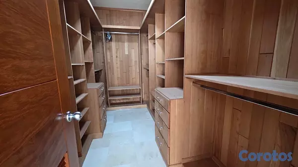 apartamentos - alquiló la Esperilla piso 8 tres habitaciones con baño tres parqueos balcón  5