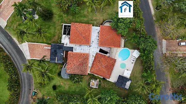 casas vacacionales y villas - En Venta Villa en Casa de campo la Romana de 5 habitaciones 2