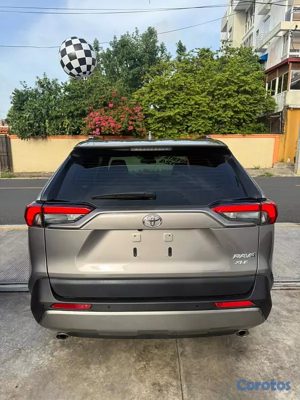 jeepetas y camionetas - Toyota Rav4 XLE 2024 7