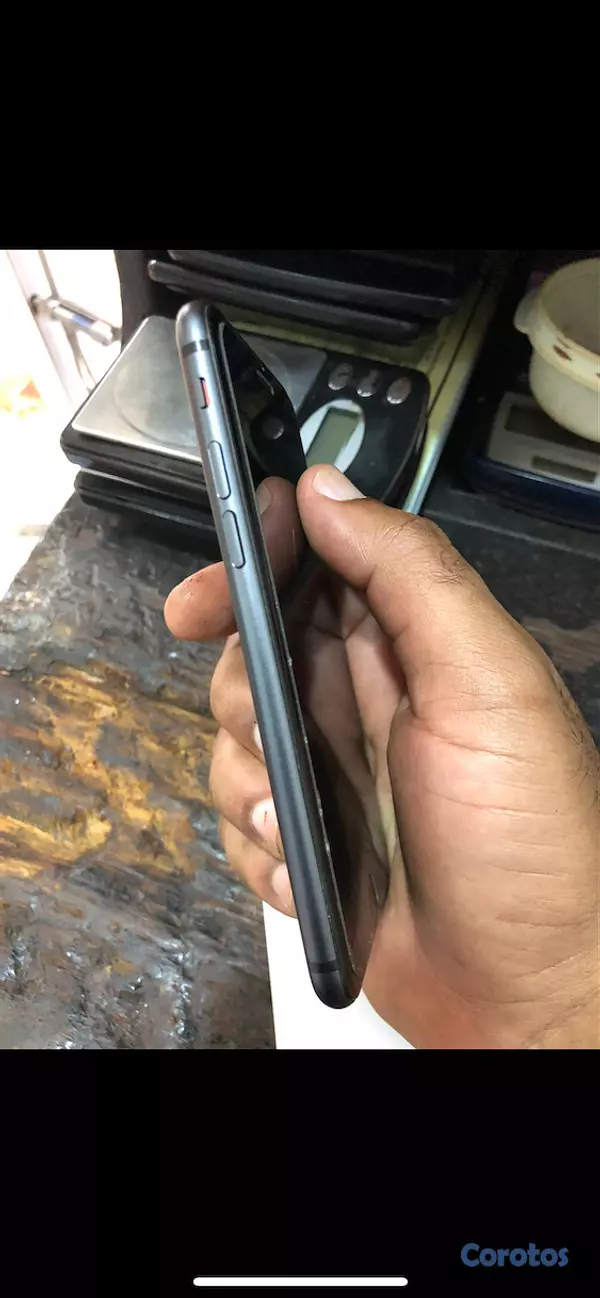 celulares y tabletas - IPhone 8 el normal pequeño de 256gb 3