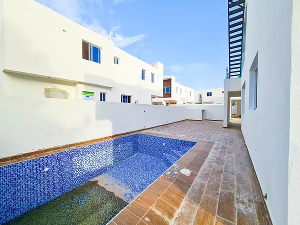 casas - Casas de 2 niveles en proyecto cerrado con piscina y Gymnasio, Aut. San Isidro 9