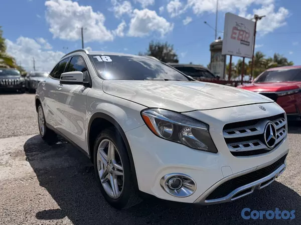 jeepetas y camionetas - Mercedes Benz GLA250 4 Matic 2018 5