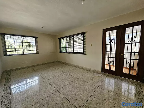 casas - Alquiler de Casa en Ensanche Julieta Morales 10