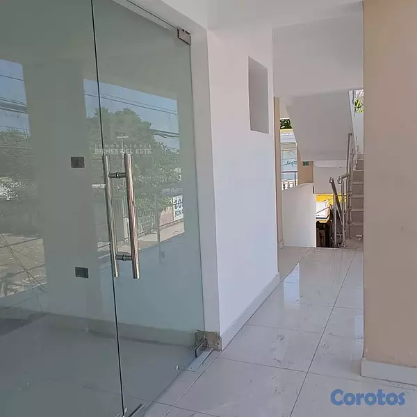 oficinas y locales comerciales - Se Renta Local Comercial en Barrio México, proximo 2