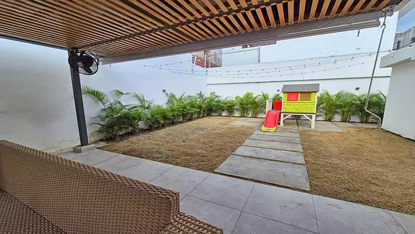 casas - Casa en Alquiler en Arroyo Hondo Viejo 4