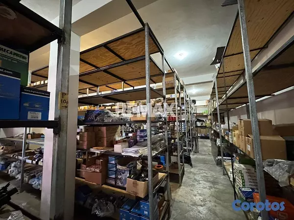 oficinas y locales comerciales - Local Comercial de 425mt2 en alquiler en Ensanche  8
