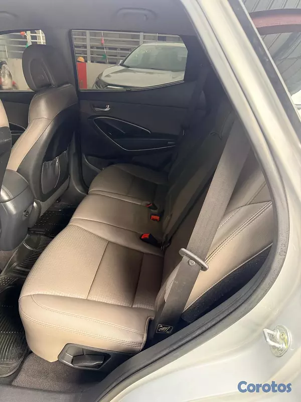 jeepetas y camionetas - Hyundai Santa Fe, Vehiculo en perfecta condicion 1