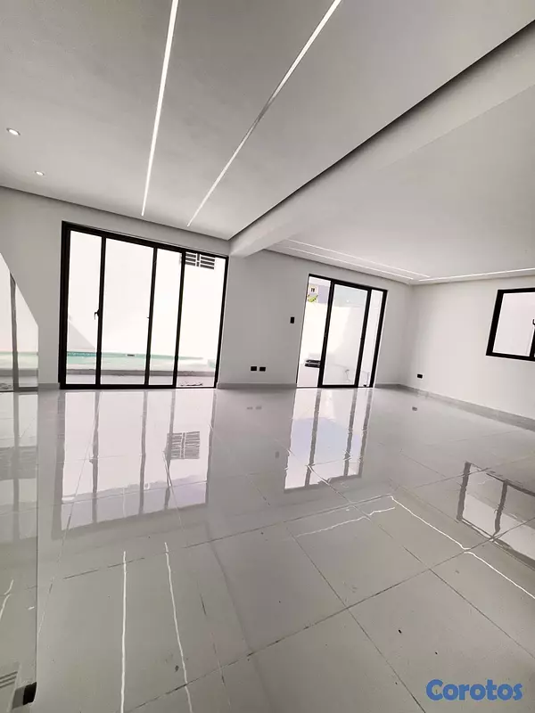casas - venta de exclusiva casa con piscina en la autopista de san isidro Santo Domingo 2