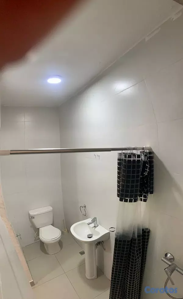 habitaciones y viviendas compartidas - Alquilo gabitacion independiente a caballero 3