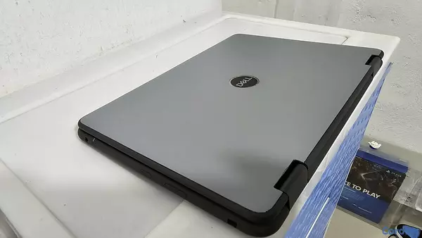 computadoras y laptops - Dell Touch 2 en 1 13.3 Pulg intel 10th Gen Ram 8gb ddr4 Disco 128gb SSD WIFI 3