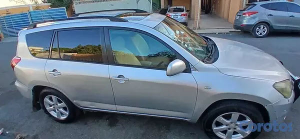 jeepetas y camionetas - Vendo Toyota rav4 oferta  1