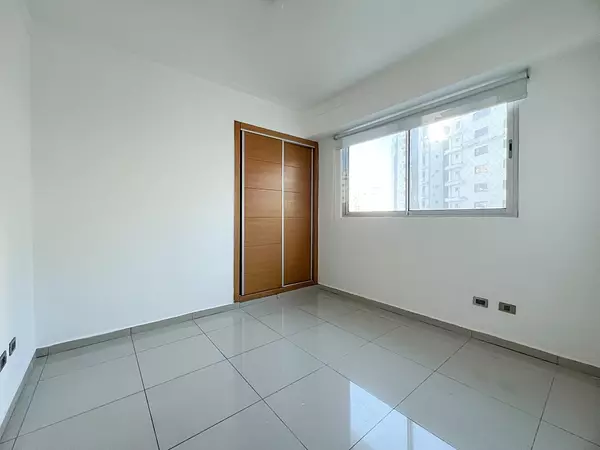apartamentos - Vendo Amplio y Cómodo Apartamento en Serrallés, 4to. NivelÁrea total: 175.06  2
