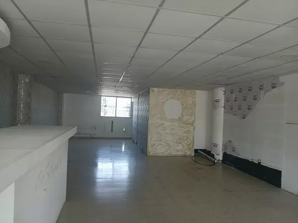 oficinas y locales comerciales - Se Alquila Local Comercial en Ave. Estrella Sadhal 3