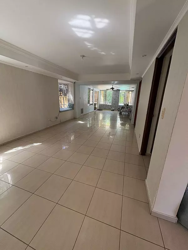 casas - Casa en alquiler Urbanización Fernandez de 4 Hab. 9