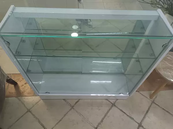 muebles y colchones - Vitrinas para negocios 40”x40”x12”. Nuevas con cristales gruesos de 3/8. 2