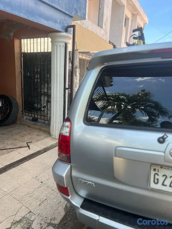 jeepetas y camionetas - Toyota runner 2006  3