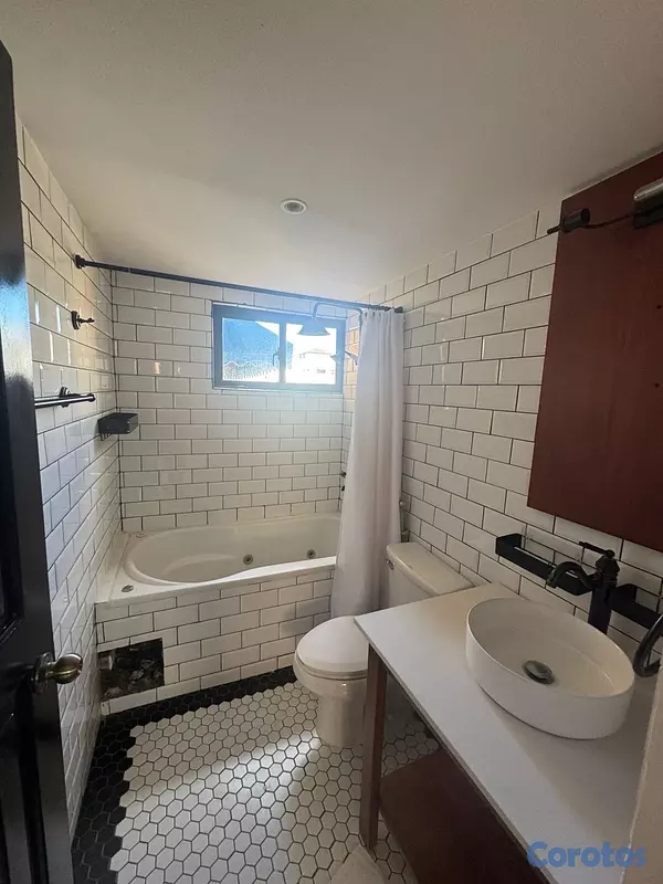 apartamentos - alquiló cacicazgo misma enrriquillo tres habitaciones dos baños parqueo servicio 9