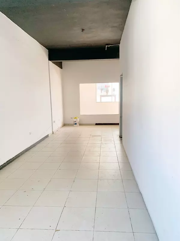 oficinas y locales comerciales - Local cerca a la churchill 4