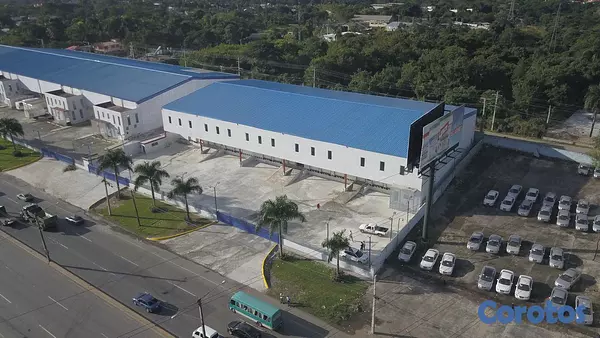oficinas y locales comerciales - Gran nave Industrial Autopista Duarte cerca de la  4