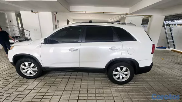 jeepetas y camionetas - Hermosa Kia Sorento LX en excelentes condiciones  8