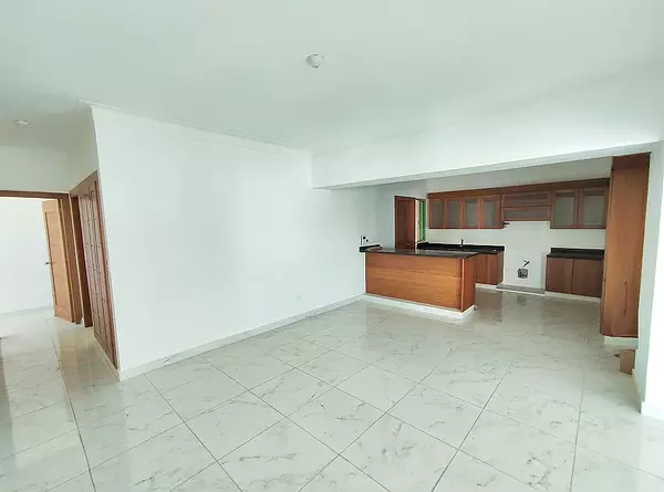 apartamentos - Piso alto de venta en La Esmeralda 1