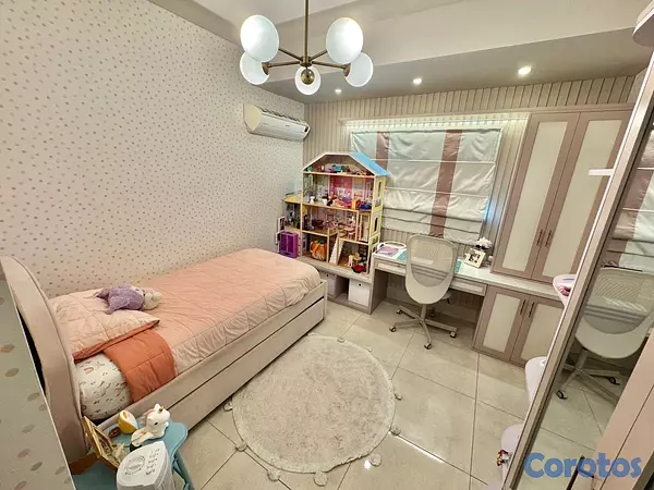 apartamentos - vendo urbanización real tres habitaciones con baño dos parqueos paralelos techa 15