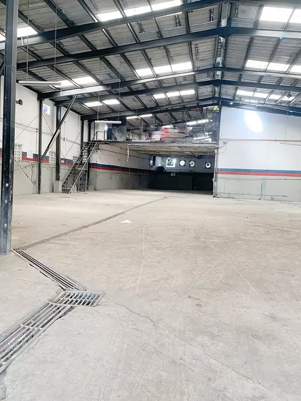 oficinas y locales comerciales - nave en venta en el Quisqueya  8