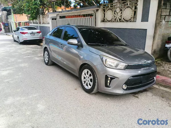 carros - Kia Soluto 2021 | ¡Impecable! – Economía, Espacio y Tecnología en un solo Sedán 2