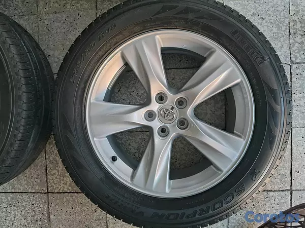 accesorios para vehiculos - Gomas con sus aros de toyota Highlander 2015/2022  5