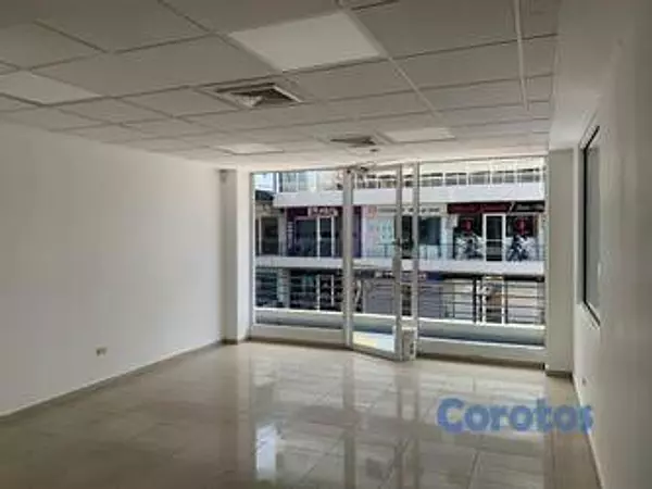 oficinas y locales comerciales - Alquiler de Local en Piantini 2do piso 2