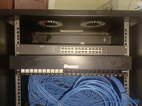 accesorios para electronica - caja de telecomunicaciones panduit, tplink  y todo lo que ves en la foto 2