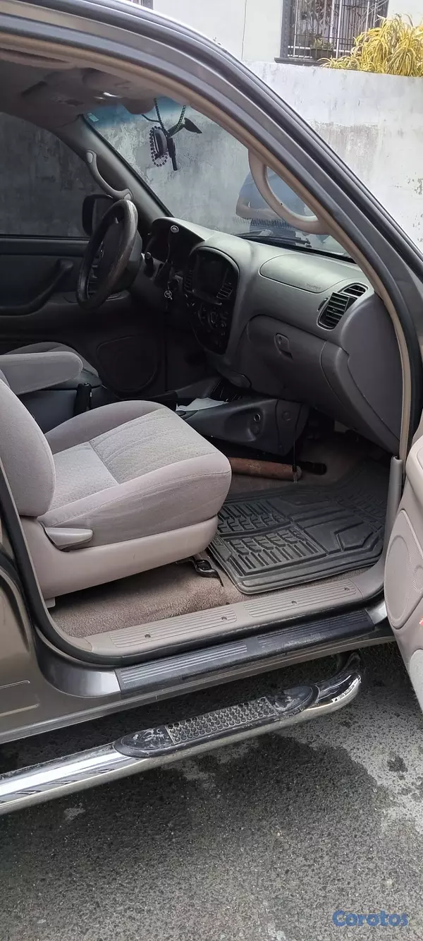 jeepetas y camionetas - TOYOTA TUNDRA AMERICANA AÑO 2006 CONTACTO WHATSAPP 14